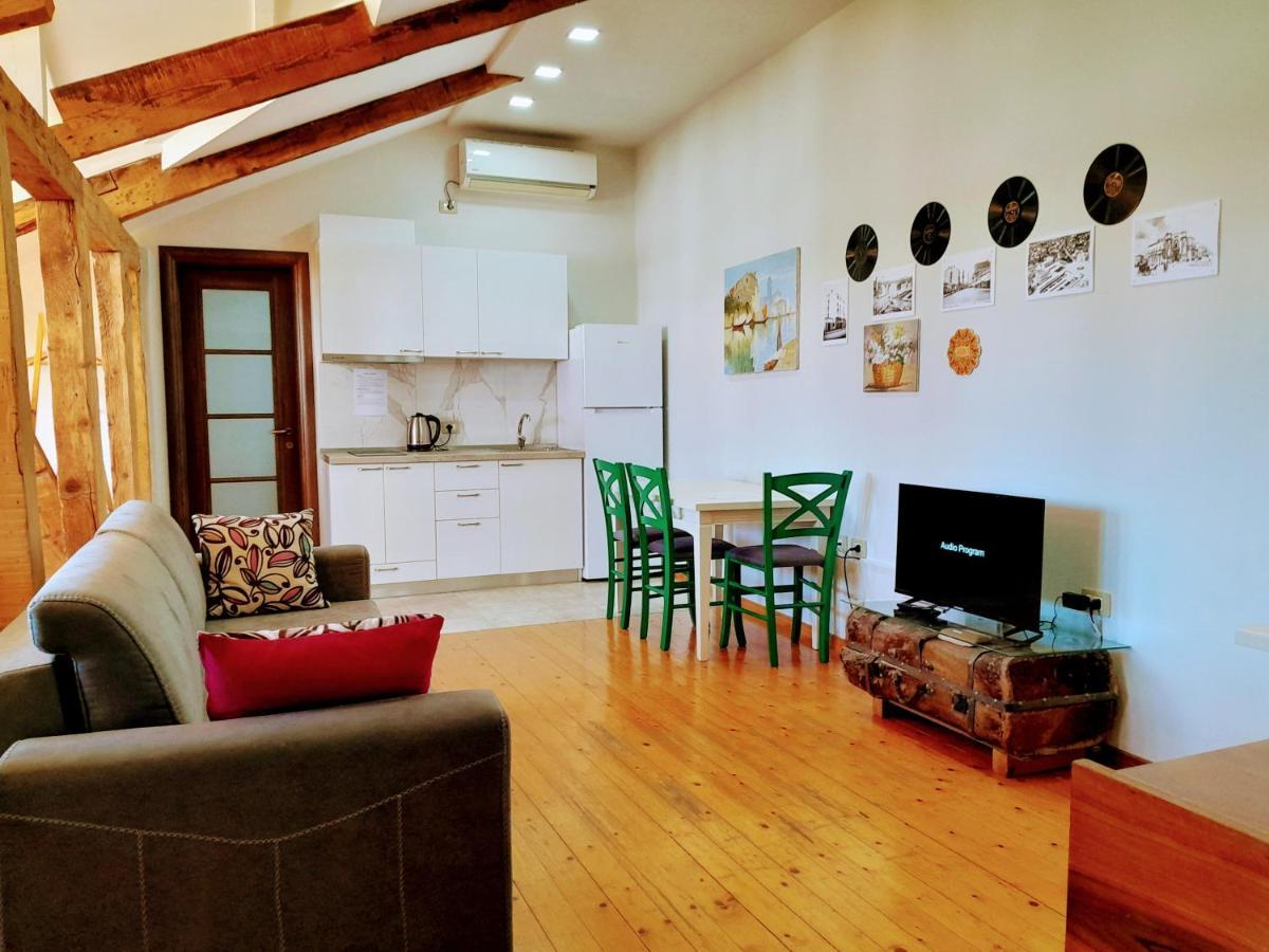 Central Loft 地拉那 外观 照片